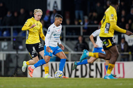Elfsborgs Ludvig Richtnér och Värnamos Wenderson Oliveira