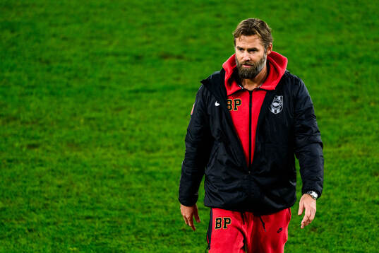 Brommapojkarnas tränare Olof Mellberg deppar