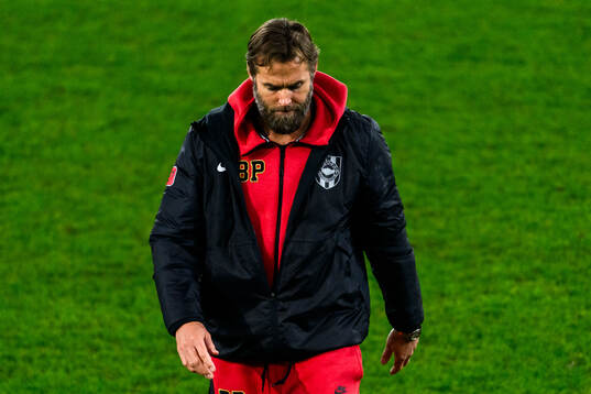 Brommapojkarnas tränare Olof Mellberg deppar