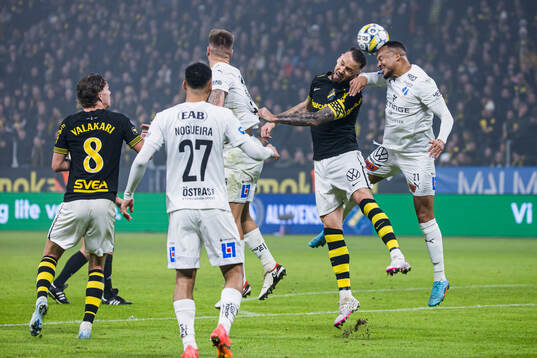 AIKs Alexander Milosevic och Halmstads Marcus Olsson