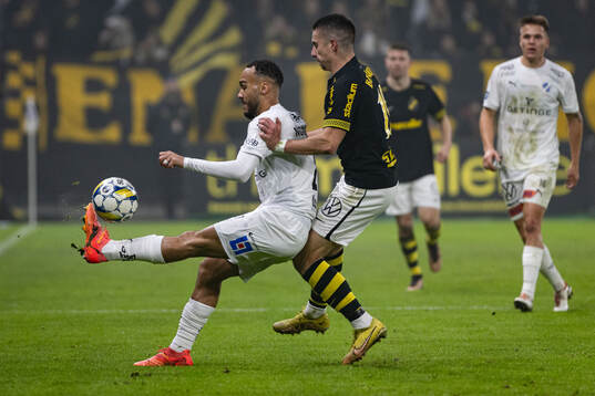 Halmstads Vinicius Nogueira De Oliveira och AIKs Dino