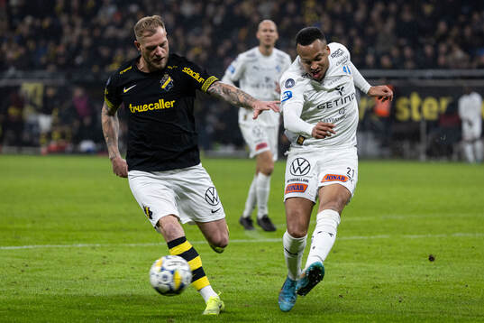 AIKs John Guidetti och Halmstads Marcus Olsson