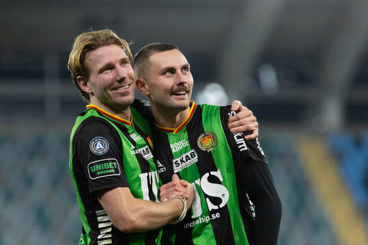 GAIS Alexander Ahl Holmström och Axel Norén  jublar