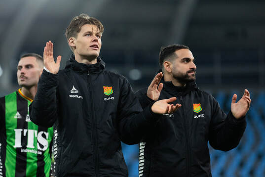 GAIS Axel Henriksson och Mervan Celik  jublar framför