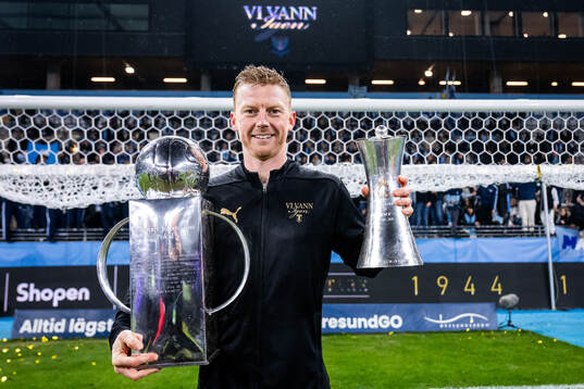 Malmö FFs Jens Stryger Larsen jublar med Lennart