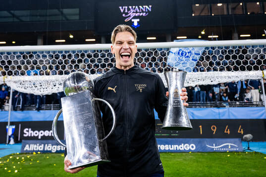 Malmö FFs Jens Stryger Larsen jublar med Lennart