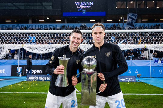 Malmö FFs Lasse Berg Johnsen och Erik Botheim jublar med