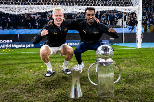 Malmö FFs Otto Rosengren och Taha Ali jublar med Lennart