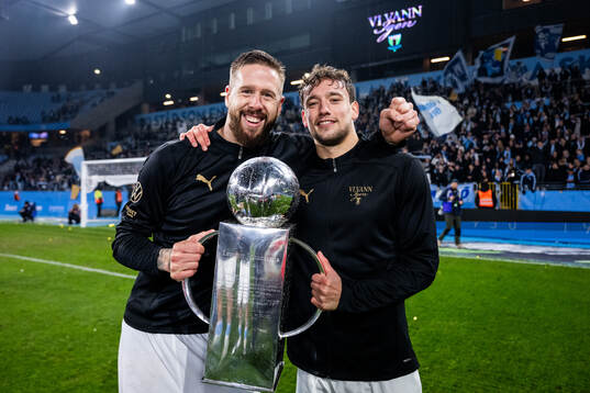 Malmö FFs Pontus Jansson och Colin Rösler jublar med