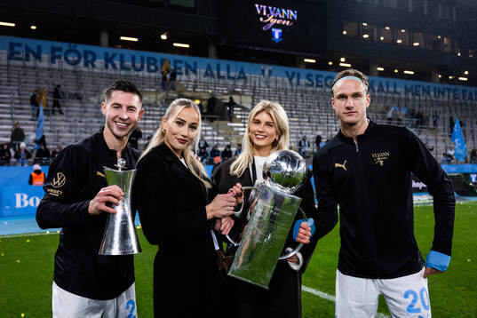 Malmö FFs Lasse Berg Johnsen och Erik Botheim jublar med