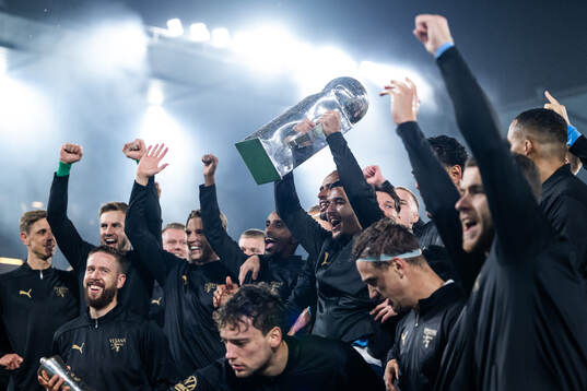 Malmö FFs Zakaria Loukili jublar med Lennart Johanssons