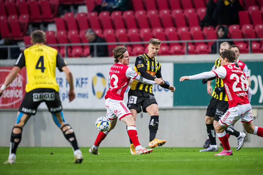 Kalmars Johan Karlsson och Häckens Samuel Leach Holm