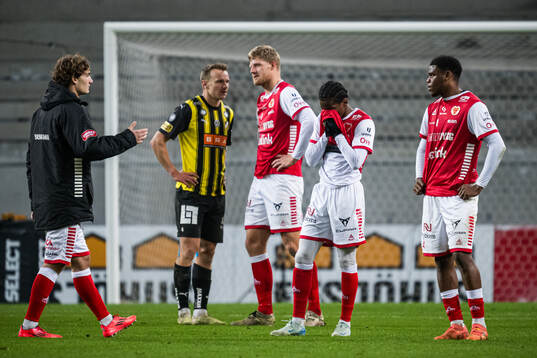 Kalmars Lars Saetra, Ivan Inzoudine och Vince Osuji deppar