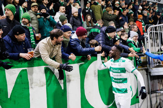 Västerås Frederic Nsabiyumva jublar