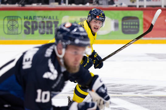 Kristian Vesalainen of Finland and Victor Söderström of