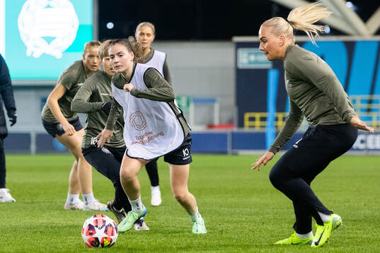 Smilla Vallotto and Cathinka Tandberg of Hammarby