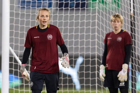 Goalkeeper Anna Tamminen and goalkeeper Moa Edrud of