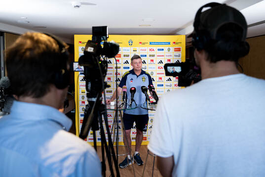 Head coach Jon Dahl Tomasson of the Swedish men's national