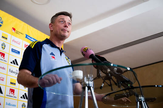 Head coach Jon Dahl Tomasson of the Swedish men's national