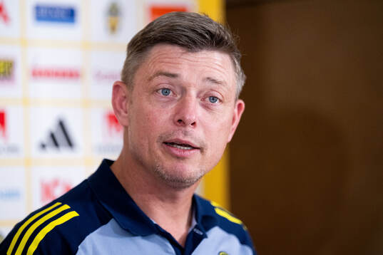 Head coach Jon Dahl Tomasson of the Swedish men's national