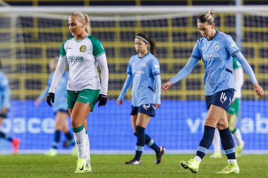 Cathinka Tandberg of Hammarby and Alanna Kennedy of