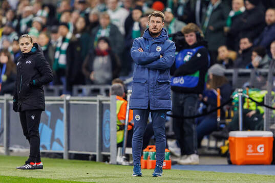head coach Gareth Taylor of Manchester City