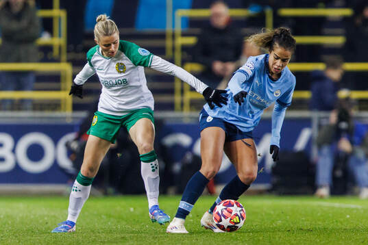 Thea Sørbo of Hammarby and Mary Fowler of Manchester City
