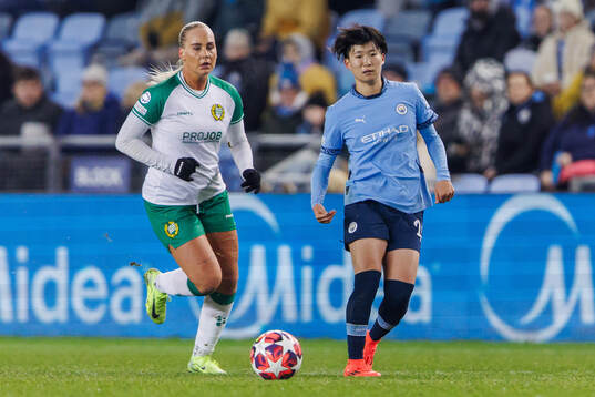 Cathinka Tandberg of Hammarby and Aoba Fujino  of