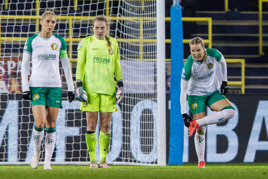 Alice Carlsson, goalkeeper Anna Tamminen and Eva Nyström