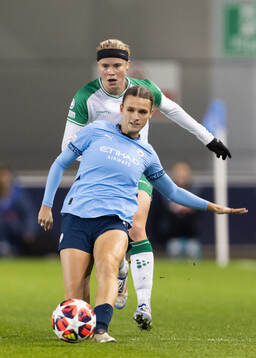 Kerstin Casparij of Manchester City and Julie Blakstad of
