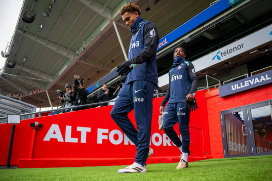 Antonio Nusa and Warren Kamanzi of the Norwegian national