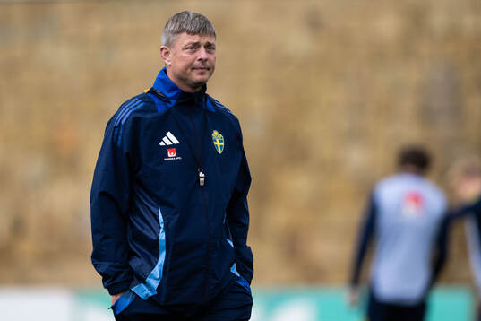 Head coach Jon Dahl Tomasson of the Swedish men's football