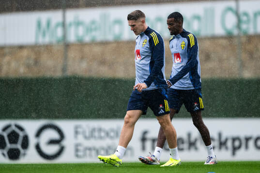 Viktor Gyökeres and Alexander Isak of the Swedish men's