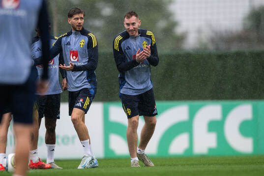 Anton Salétros and Dejan Kulusevski of the Swedish men's