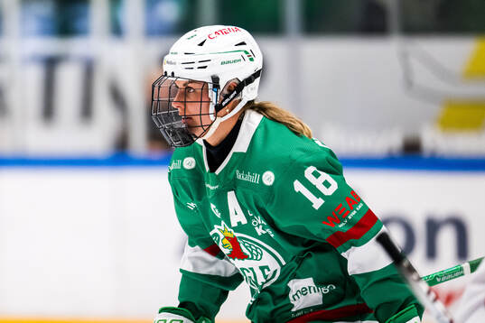 Rögles Josefine Biseth Engmann jublar