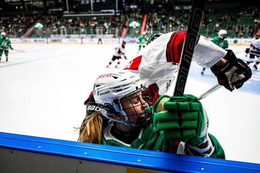 Rögles Johanna Kellander och Malmö Redhawks Saga Nederman
