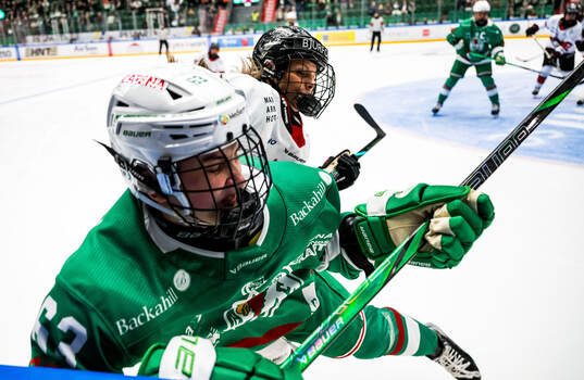 Rögles Johanna Kellander och Malmö Redhawks Saga Nederman