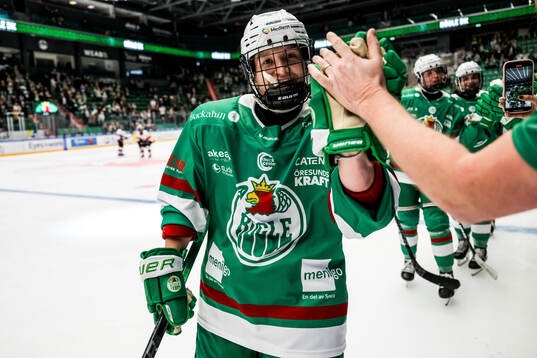 Rögles Margot Huot-Marchand jublar