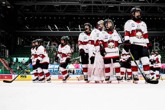 Malmö Redhawks Saga Nederman, Julie Jensen och Vera Mundz