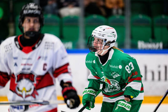 Rögles Megan Christine Holzhuter jublar