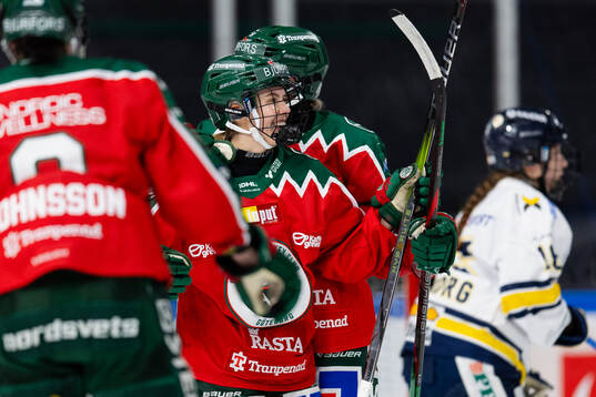 Frölundas Elisa Holopainen jublar