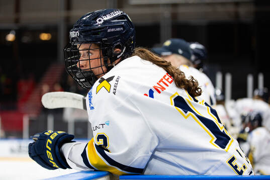 HV71s Eimear Leacy