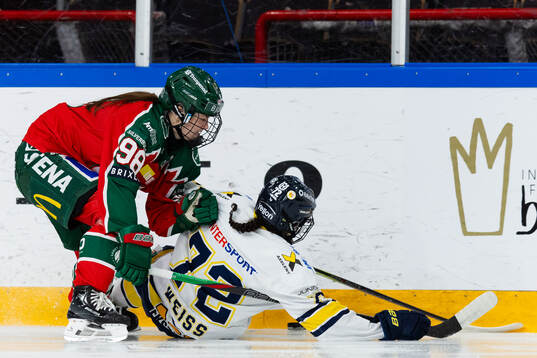 Frölundas Felicia Linder och HV71s Rachel Weiss