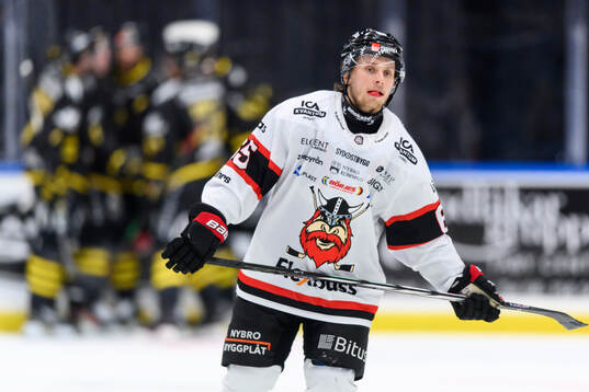 Nybro Vikings Oscar Gustafsson deppar
