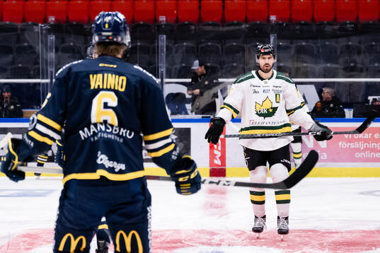 Södertäljes Olli Vainio och Östersunds Linus Videll