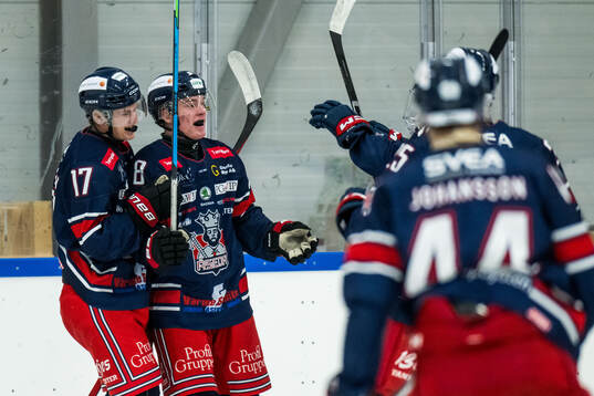 Åsedas Alwin Stålgren jublar