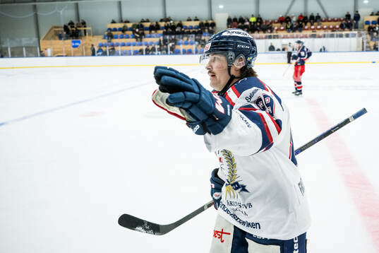 KRIF s Sebastian Freed Karlsson jublar