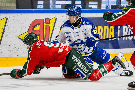 Frölundas Linus Weissbach och Leksands Joonas Lyytinen