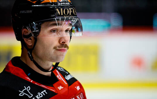 Örebros David Quenneville med mustasch