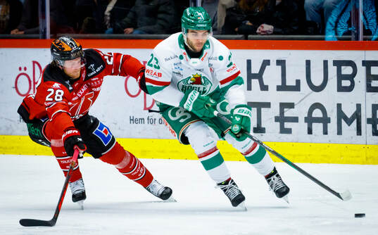 Örebros Linus Arnesson och Rögles Josh Dickinson